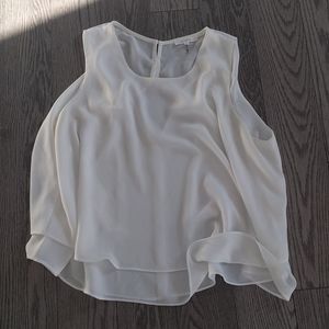 Beutiful white top by hype🍀❤️🌸